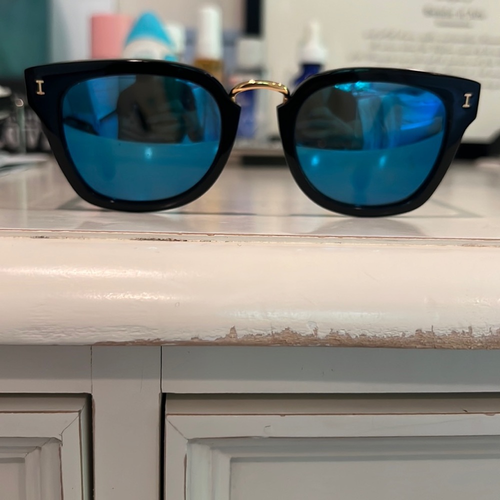 Illesteva sunglasses